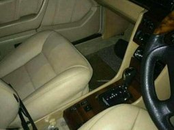 1991 Mercedes-Benz 300CE dijual 6