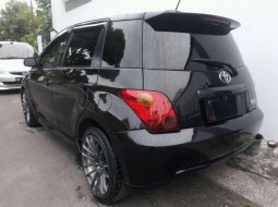 Toyota IST () 2003 kondisi terawat 2