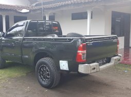 Jual Toyota Hilux 2.5 Diesel NA 2012  3