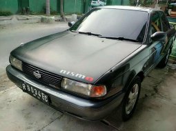 Nissan Sentra 1.6 Sedan 1993 Abu-abu 6