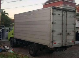 2009 Hino Dutro dijual 3