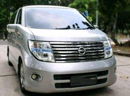 Nissan Elgrand  2008 Silver 4