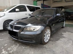 Jual BMW 3 Series 320i 2008 murah  6