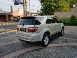 Jual Toyota Fortuner G 2011 5