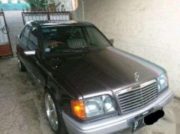 Mercedes-Benz 300E W124 1992 Ungu 6