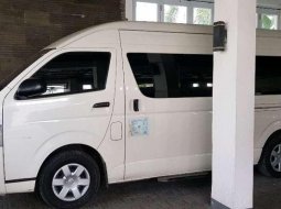 2016 Toyota Hiace dijual 3