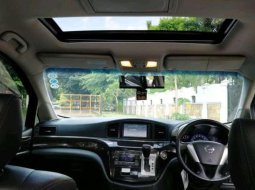 2011 Nissan Elgrand dijual 1