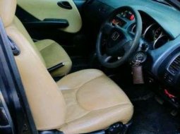 Honda Fit  2002 Hitam 3