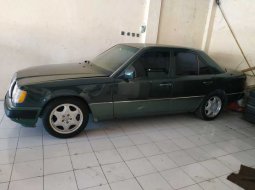 Jual Mercedes-Benz 300E W124 1990 3