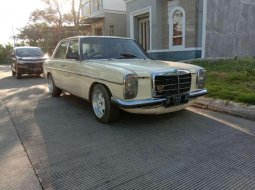 Mercedes-Benz 200 1975 dijual 1