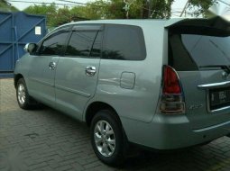 Toyota Kijang Innova V 2005 harga murah 8