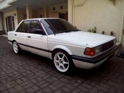 Nissan Sentra 1.6 Sedan 1990 harga murah 5