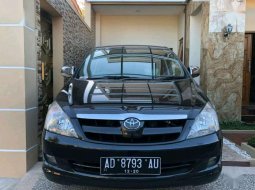 Toyota Kijang Innova 2005 terbaik 1