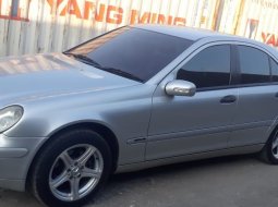 Jual Mobil Mercedes-Benz C-Class C 240 2002 1