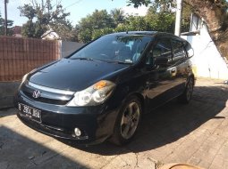 Jual Mobil Honda Stream 1.7 2005  1