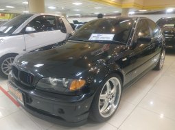 Jual mobil BMW 3 Series 318i 2004  2