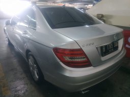 Jual mobil Mercedes-Benz C-Class C200 2012 mobil bekas murah  3