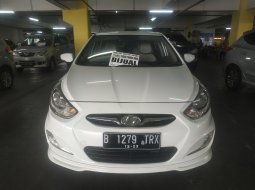 Jual mobil Hyundai Grand Avega SG 2013 mobil bekas murah 1