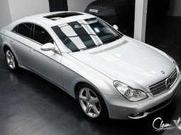 Mercedes-Benz CLS (CLS 350) 2005 kondisi terawat 7