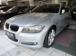 Jual mobil bekas murah BMW 3 Series 320i 2012 3