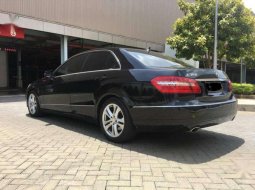 Mercedes-Benz E-Class 2010 terbaik 1