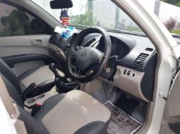 2014 Mitsubishi Triton dijual 3