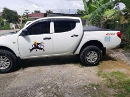 2014 Mitsubishi Triton dijual 2