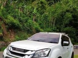 Isuzu MU-X (2.5) 2015 kondisi terawat 1