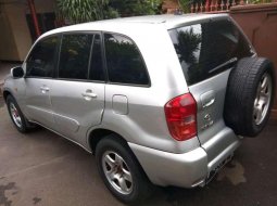 2002 Toyota RAV4 dijual 3