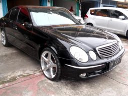 Jual Mobil Mercedes-Benz 260E 2004 1