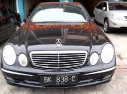 Jual Mobil Mercedes-Benz 260E 2004 2