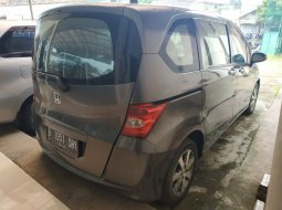 Jual mobil Honda Freed SD 2011 bekas murah 4