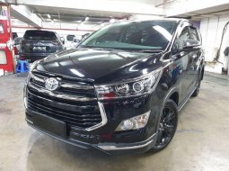 Toyota Venturer () 2017 kondisi terawat 4