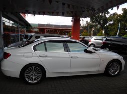 Jual BMW 3 Series 328i 2012 terawat  2