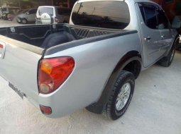 2010 Mitsubishi Triton dijual 2