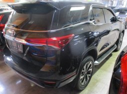 Jual mobil bekas murah Toyota Fortuner TRD 2018 3