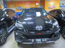 Jual mobil bekas murah Toyota Fortuner TRD 2018 2