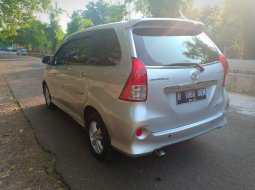 Mobil Toyota Avanza Veloz 1.5 2014 dijual  7