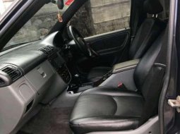 Mercedes-Benz M-Class 2000 dijual 2