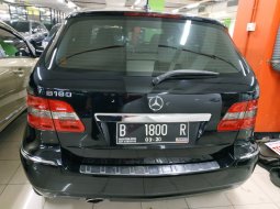 Dijual Mercedes-Benz B-CLass B 180 2010 dengan harga murah 3