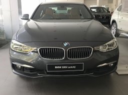 Jual mobil BMW 3 Series 320i 2018 harga terjangkau 2