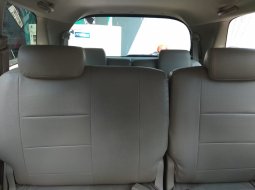 Mobil Toyota Kijang Innova 2.0 G 2011 dijual  3