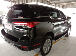 Dijual mobil Toyota Fortuner VRZ TRD 4x2 Diesel 2019 terbaik 5