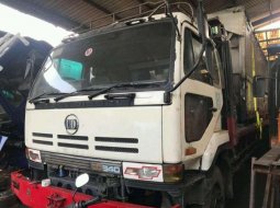 Nissan UD Truck () 1998 kondisi terawat 1