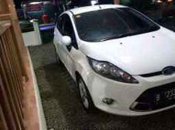 Ford Fiesta S 2012 Putih 4