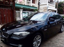 Jual mobil BMW 5 Series 523i 2010 bekas  1