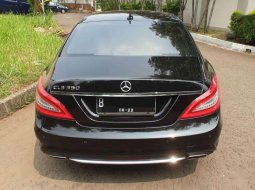 Mercedes-Benz CLS 2012 terbaik 8