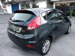 Ford Fiesta Trend 2013 Abu-abu 4