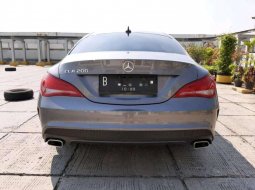 Mobil bekas Mercedes-Benz CLA 200 dijual 6