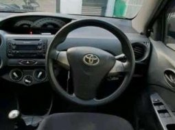 Mobil Toyota Etios 2013 dijual 6